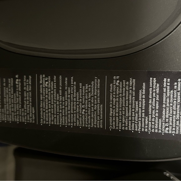 Deluxe Multi Cooker by pampered Chef - Picture 4 of 5